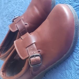 SHOES - POTHIA (style - Willamette 410) Size.  BROWN.  size 9.5 wide.